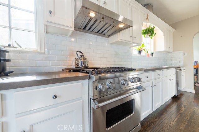 Detail Gallery Image 12 of 27 For 4182 Greenbush, Sherman Oaks,  CA 91423 - 3 Beds | 2 Baths