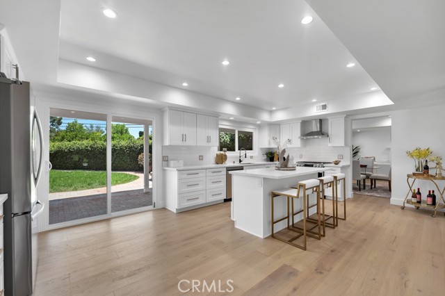 9500 Texhoma Avenue, Northridge CA: https://media.crmls.org/medias/bac16835-a6b6-432b-9d8b-4556655c9db1.jpg