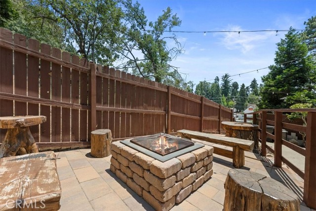 1277 Lovers Lane, Rimforest CA: https://media.crmls.org/medias/bac1a1e1-3e8d-4abf-9649-43ad2b1154c6.jpg