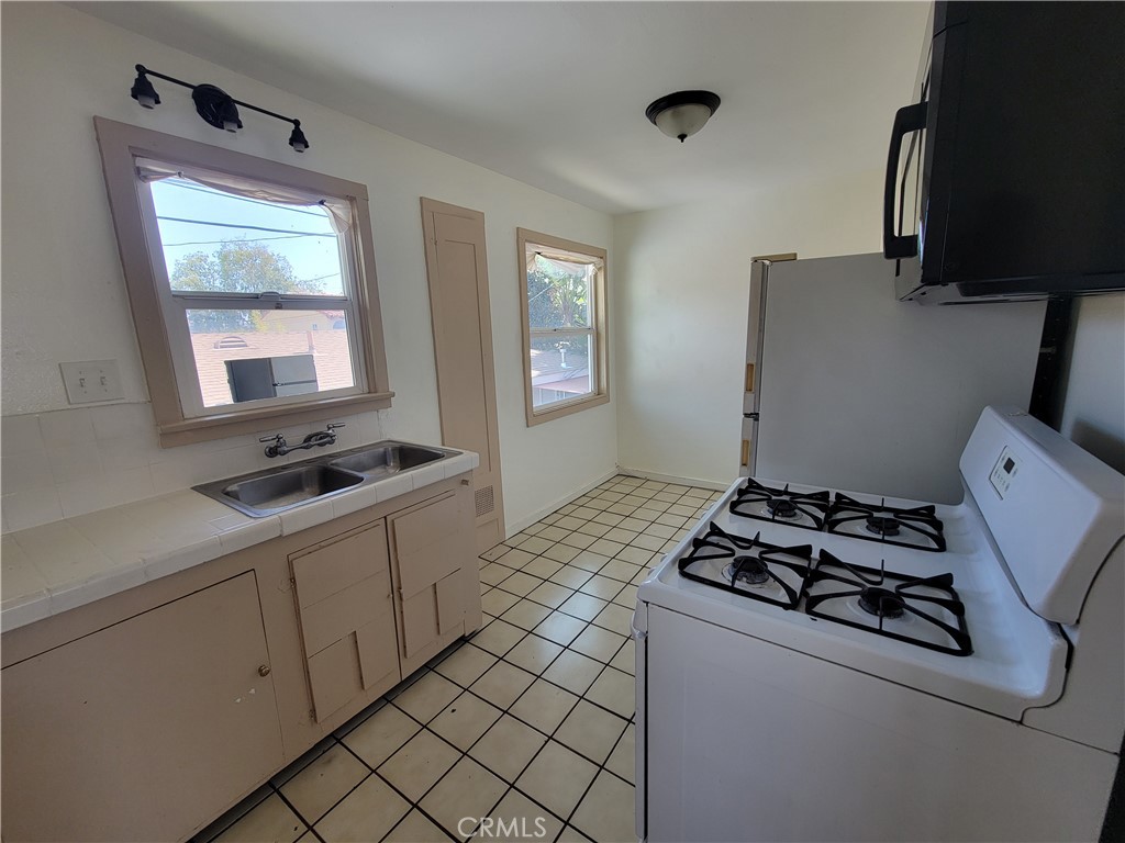 MLS #PW25262385 image #2