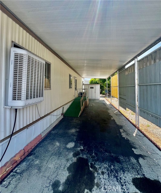 880 N Lake Street, Hemet CA: https://media.crmls.org/medias/bac1be3b-bf51-484e-bc68-7db44d8abc9f.jpg
