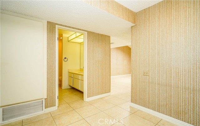 26005 Andrea Court, Mission Viejo CA: https://media.crmls.org/medias/bac1cd57-6751-4dad-a33b-db01d19e15aa.jpg