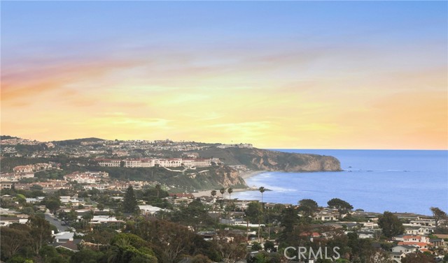 Detail Gallery Image 1 of 44 For 11 N Vista De Catalina, Laguna Beach,  CA 92651 - 4 Beds | 2/1 Baths