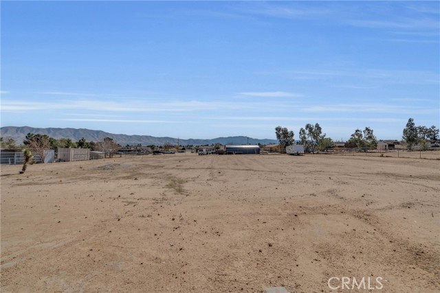 18177 Cherry St, Hesperia CA: https://media.crmls.org/medias/bac3b954-8ae3-49fb-b650-e2f417ec7655.jpg