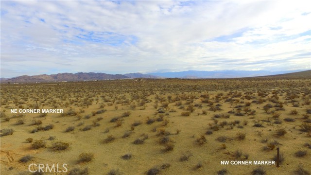 Detail Gallery Image 2 of 32 For 47229227 Harris Ln, Apple Valley,  CA 92307 - – Beds | – Baths