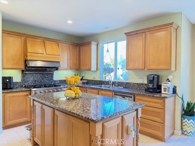 Detail Gallery Image 7 of 30 For 17411 Bramble Ct, Yorba Linda,  CA 92886 - 5 Beds | 4/1 Baths