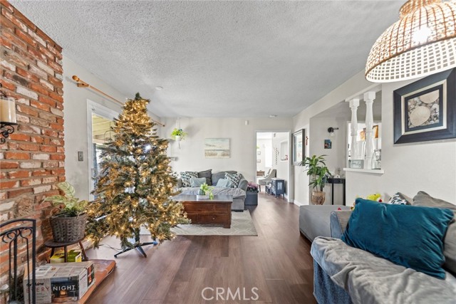 Detail Gallery Image 11 of 29 For 2066 Royalty, Pomona,  CA 91767 - 4 Beds | 2 Baths