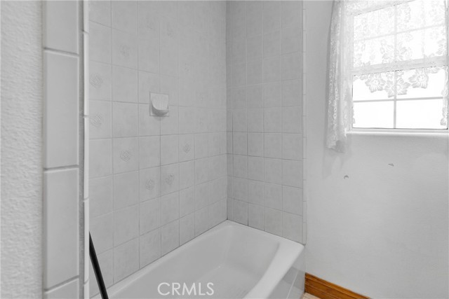 8381 White Road, Phelan CA: https://media.crmls.org/medias/bac5c897-ba6a-43c7-9ef1-69f2e2b817a4.jpg