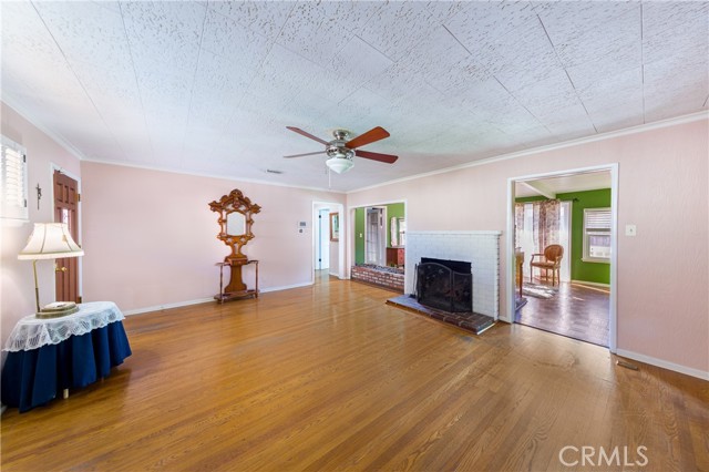 Detail Gallery Image 4 of 17 For 19937 Parthenia St, Northridge,  CA 91324 - 3 Beds | 2 Baths