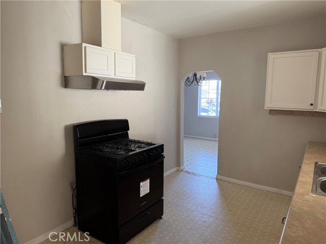 Detail Gallery Image 5 of 13 For 3718 Byron, Corona,  CA 92879 - 3 Beds | 1 Baths