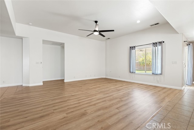 Detail Gallery Image 7 of 34 For 596 Desiree, Chico,  CA 95973 - 5 Beds | 3 Baths