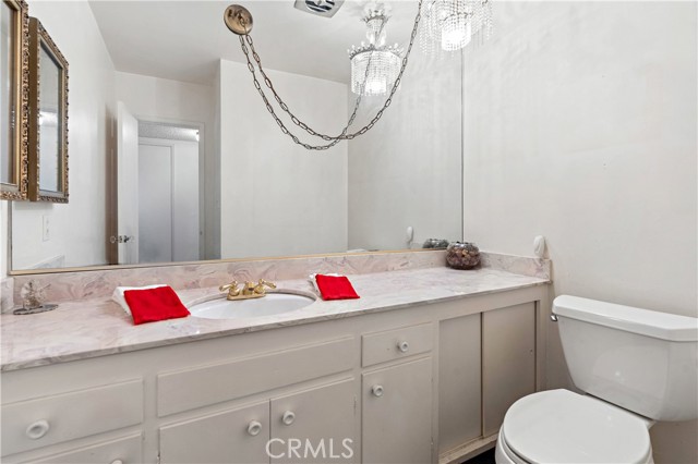 Detail Gallery Image 12 of 42 For 11944 Briarvale, Studio City,  CA 91604 - 5 Beds | 4 Baths