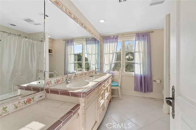5 Bed Home for Sale in Hidden Hills, California