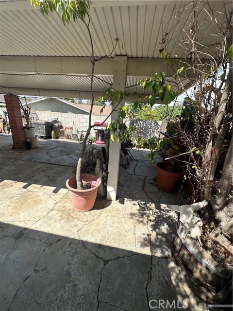 6343 Tournament Drive, Jurupa Valley CA: https://media.crmls.org/medias/bac921e3-f645-42c2-9337-0597611674c9.jpg