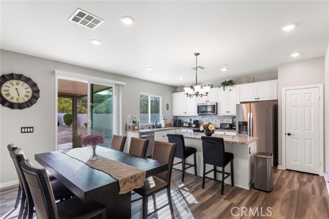Detail Gallery Image 8 of 36 For 20793 Spring Mountain Rd, Riverside,  CA 92507 - 4 Beds | 2 Baths