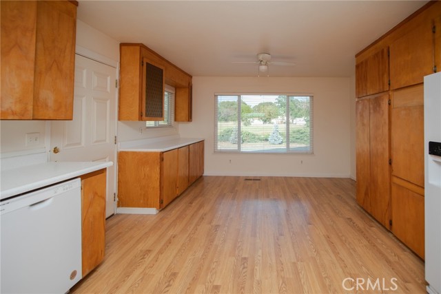 Detail Gallery Image 5 of 25 For 2865 Robin Ln, Clearlake,  CA 95422 - 3 Beds | 2 Baths