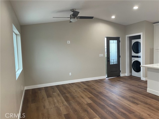 Image 40 of 65 For 824 Dune  