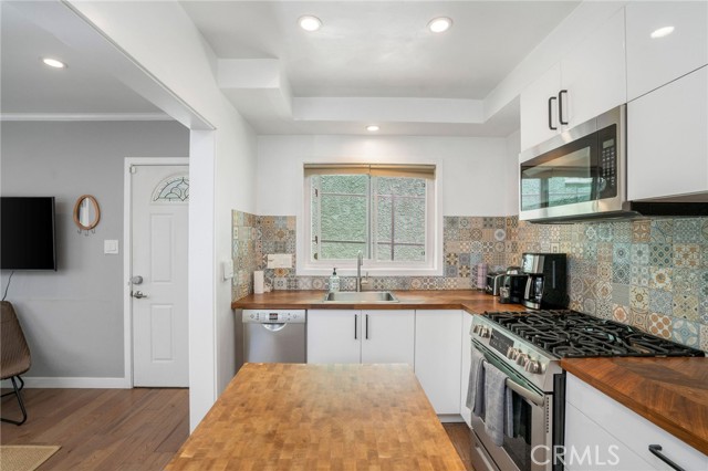 Detail Gallery Image 3 of 9 For 203 41st St, Manhattan Beach,  CA 90266 - 1 Beds | 1 Baths