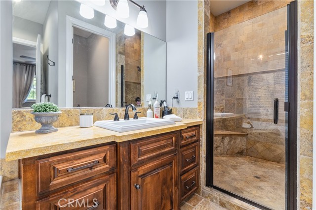 98 Nutwood Circle, Paso Robles CA: https://media.crmls.org/medias/bacae307-1f9c-47a7-b000-19f1f1db09d5.jpg