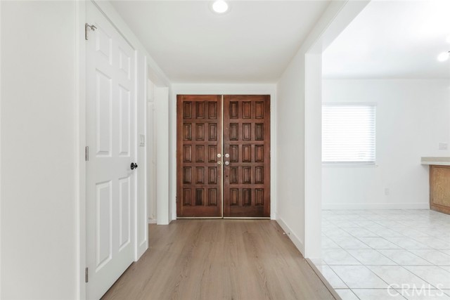 10415 Wish Avenue, Granada Hills CA: https://media.crmls.org/medias/bacbbd6e-a04e-4c12-934e-66cfbae827c6.jpg