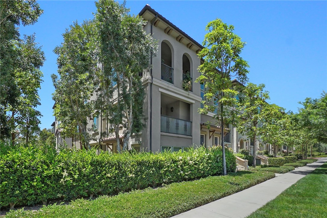 Detail Gallery Image 8 of 12 For 219 Native Spring, Irvine,  CA 92618 - 2 Beds | 2/1 Baths