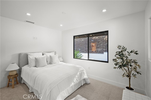 2115 E Santiago Street, Covina CA: https://media.crmls.org/medias/bacc429a-39de-42ef-8e14-e06d69b543f2.jpg