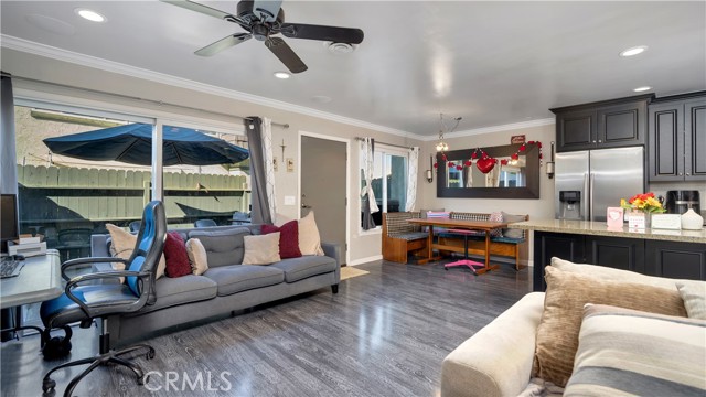 Detail Gallery Image 2 of 28 For 1616 Iowa #C,  Costa Mesa,  CA 92626 - 2 Beds | 1 Baths