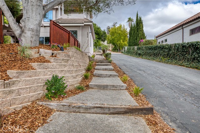 Stairs to entrance from street