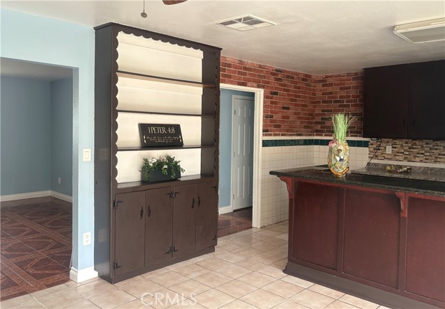 Detail Gallery Image 12 of 40 For 878 E Holly St, Rialto,  CA 92376 - 4 Beds | 3 Baths