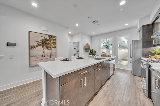 Detail Gallery Image 16 of 59 For 687 Doheny, Costa Mesa,  CA 92627 - 2 Beds | 2/2 Baths