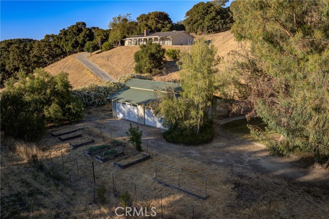 6305 Portola Road, Atascadero CA: https://media.crmls.org/medias/bace3686-8ce8-4da1-89d0-545c12179bfa.jpg