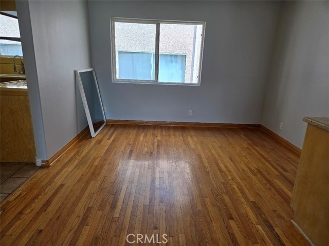 Detail Gallery Image 4 of 8 For 14701 Dickens St #5,  Sherman Oaks,  CA 91403 - 1 Beds | 1 Baths