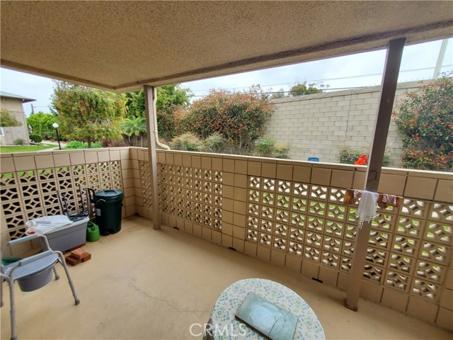 Detail Gallery Image 5 of 11 For 1980 Mckinney Way 13h,  Seal Beach,  CA 90740 - 2 Beds | 2 Baths