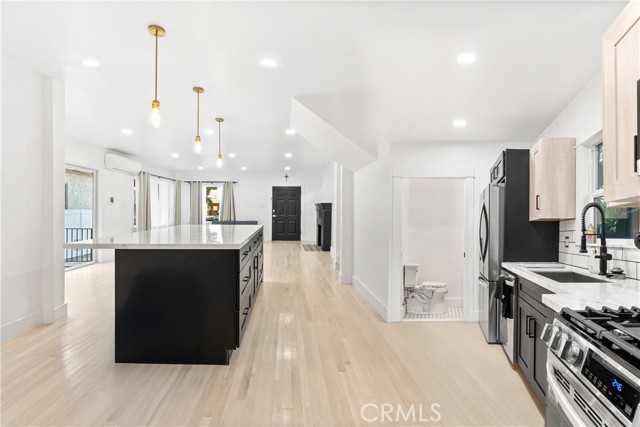 Detail Gallery Image 10 of 35 For 1148 Locust, Long Beach,  CA 90813 - – Beds | – Baths