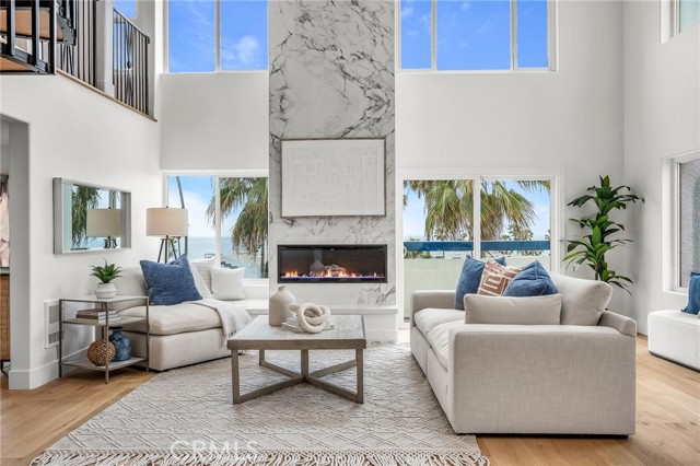 200 S Catalina Avenue, Redondo Beach CA: https://media.crmls.org/medias/bacf8cd8-a670-47a4-b8da-134caf57934c.jpg