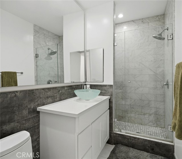 Detail Gallery Image 25 of 36 For 1277 S S Beverly Glen Blvd #107, Los Angeles,  CA 90024 - 2 Beds | 2 Baths