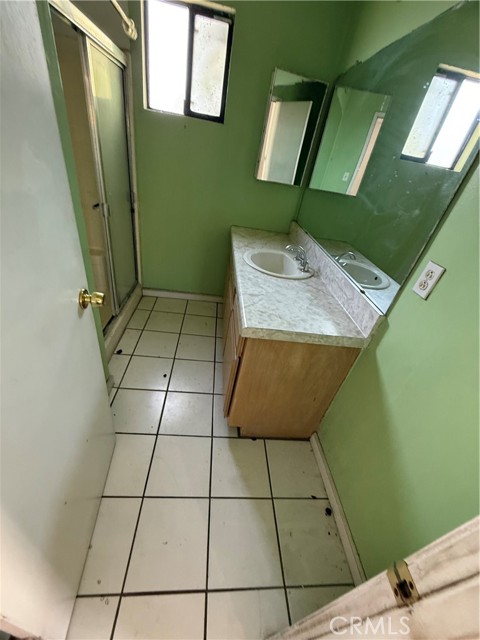 4416 Mesa, Bakersfield CA: https://media.crmls.org/medias/bad0731e-ffb8-4425-b5c4-49b93351b72c.jpg