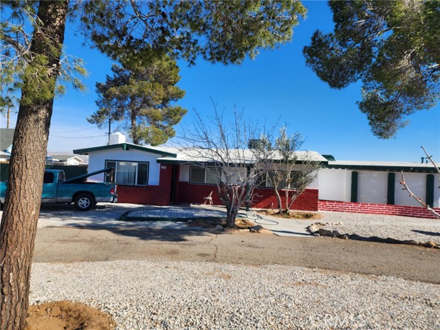 13519 John Glenn Road, Apple Valley, California 92308, ,Commercial Lease,For Rent,13519 John Glenn Road,CRHD24152104