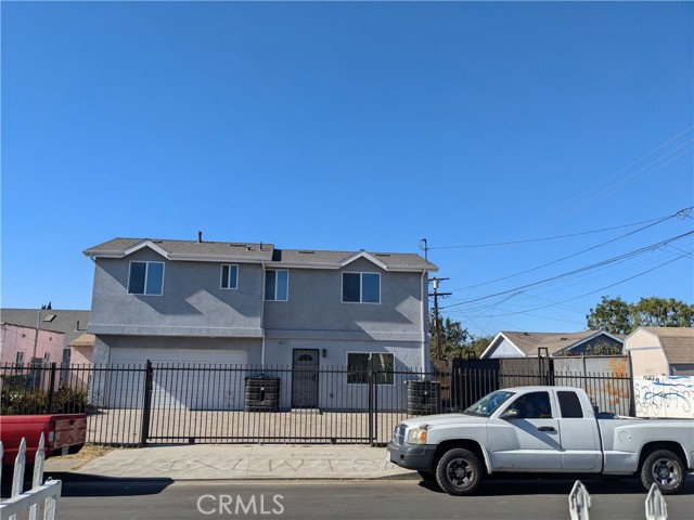 1977 E 113th Street, Los Angeles CA: https://media.crmls.org/medias/bad0c006-8e43-4579-8692-7c35fb839f17.jpg