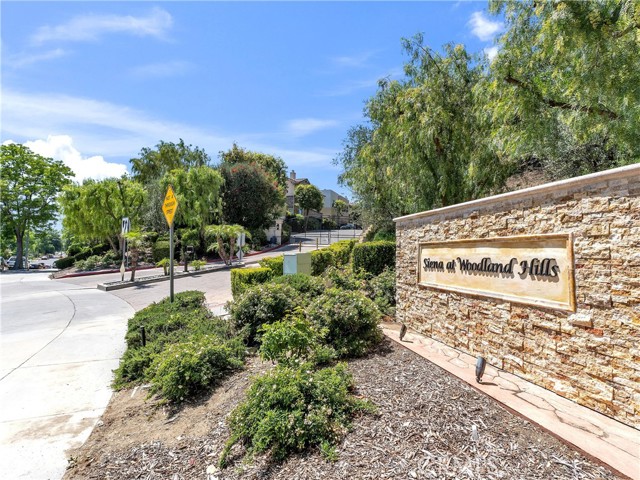 5637 Como Circle, Woodland Hills CA: https://media.crmls.org/medias/bad0e3db-a0c2-4134-862f-6369f3df0478.jpg