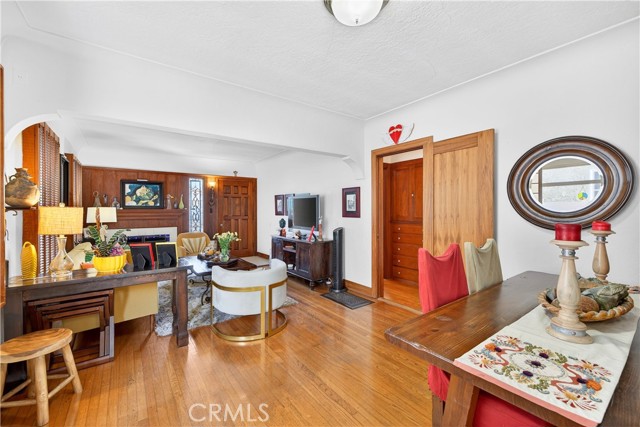 Detail Gallery Image 8 of 35 For 40 La Verne Ave, Long Beach,  CA 90803 - 4 Beds | 3 Baths