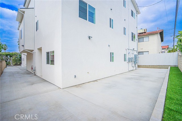 Detail Gallery Image 3 of 39 For 11602 Valley View Ave #4,  Whittier,  CA 90604 - 4 Beds | 4/1 Baths
