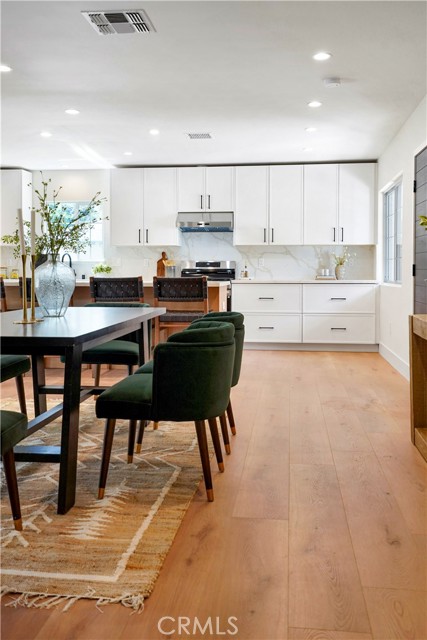 Detail Gallery Image 21 of 55 For 18324 Sylvan St, Tarzana,  CA 91335 - 4 Beds | 2 Baths