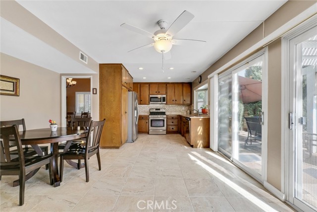 Detail Gallery Image 9 of 35 For 5816 E Paseo Balboa, Anaheim,  CA 92807 - 3 Beds | 2 Baths