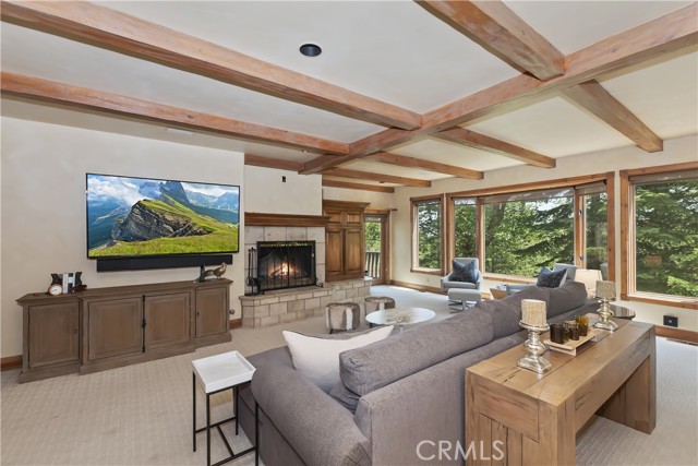 Detail Gallery Image 15 of 64 For 28324 Somerset Ln, Lake Arrowhead,  CA 92352 - 4 Beds | 4/1 Baths
