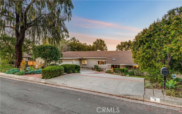 5 Pleasant Hill Drive, Rolling Hills Estates, California 90274, 5 Bedrooms Bedrooms, ,1 BathroomBathrooms,Residential,Sold,Pleasant Hill,PV22022320