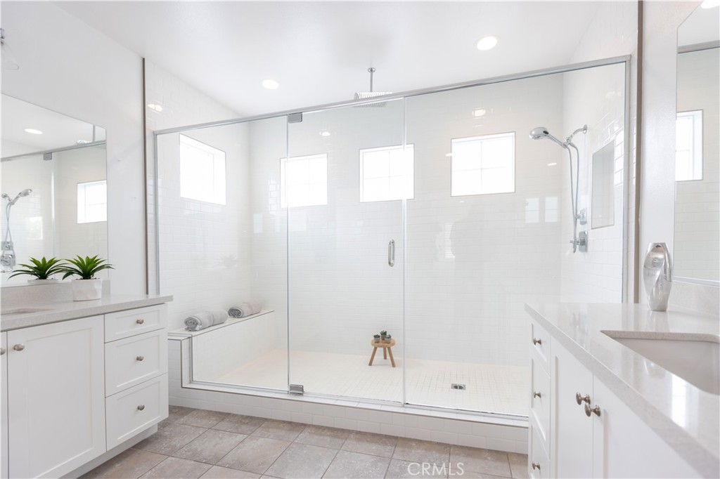 Bad22c70 6b5c 422e B1e4 16fb0ca8e4fc