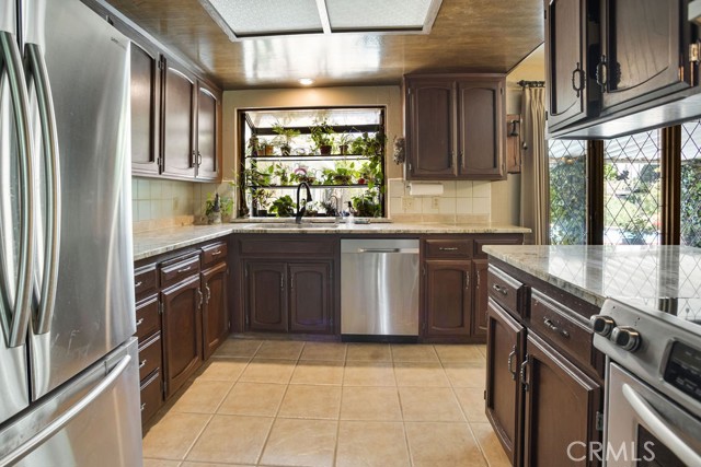 Detail Gallery Image 13 of 29 For 4938 W State Highway 140, Atwater,  CA 95301 - 4 Beds | 2 Baths
