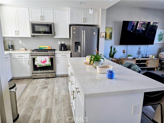 Detail Gallery Image 4 of 9 For 1125 S Cleveland St #102,  Oceanside,  CA 92054 - 2 Beds | 2/1 Baths