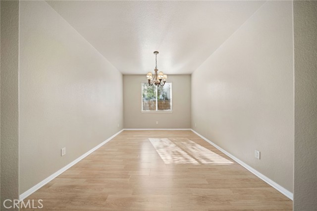 Detail Gallery Image 4 of 31 For 3175 Sand Pine Trl, Hemet,  CA 92545 - 4 Beds | 3/1 Baths